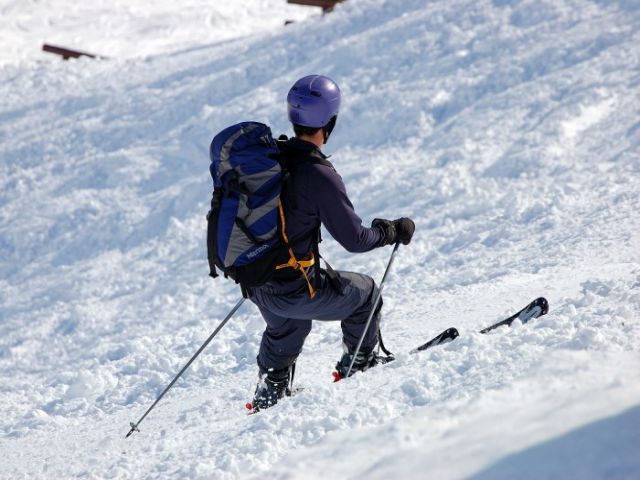 旅行会社のスキーツアーを活用する
